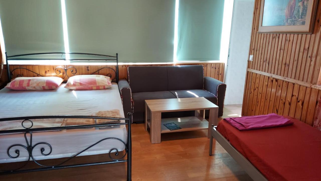 Cozy Airport Studio 2 Луца Экстерьер фото